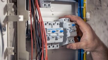 Fuse-Box-Upgrade-Cost-in-London-003